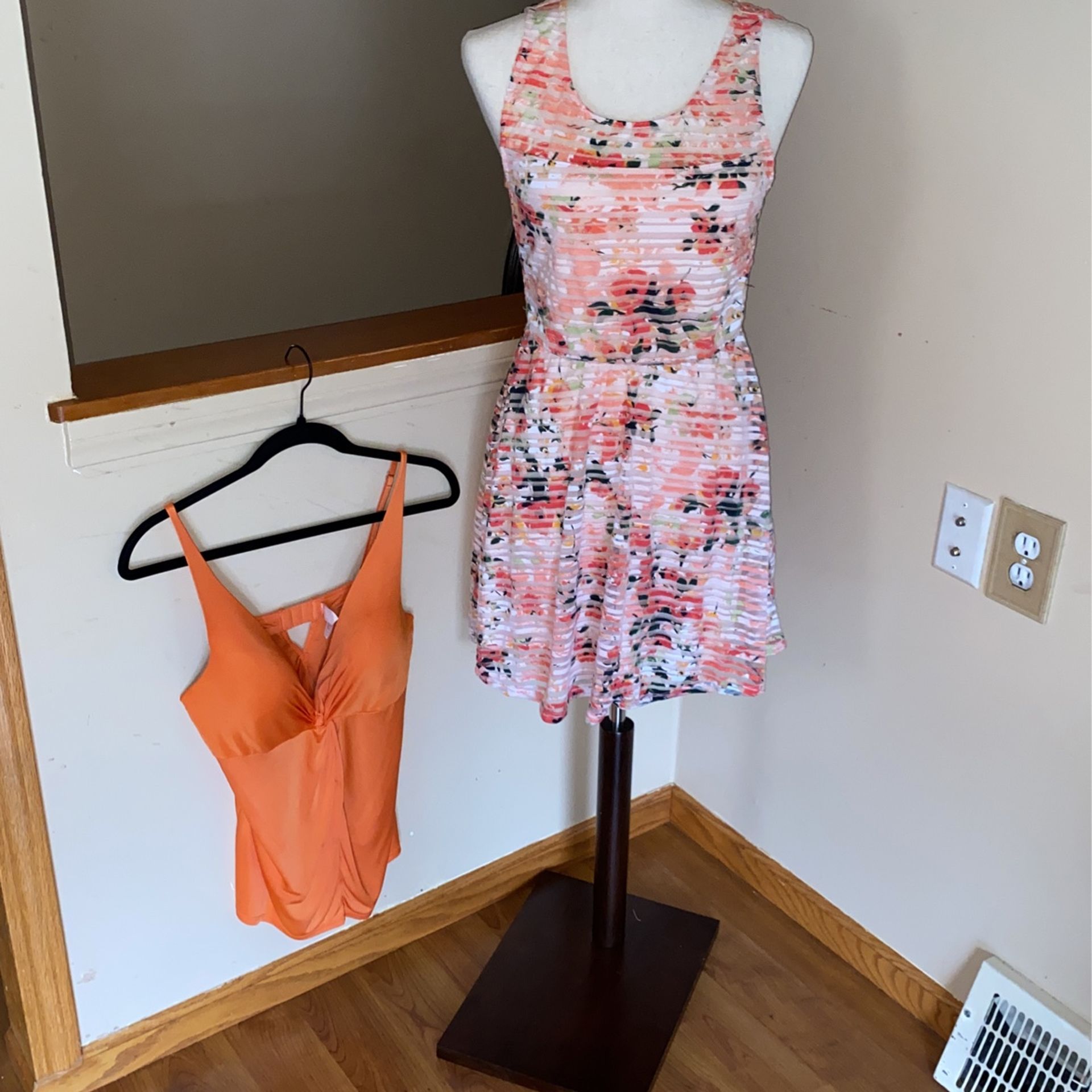 Pretty Dress N More