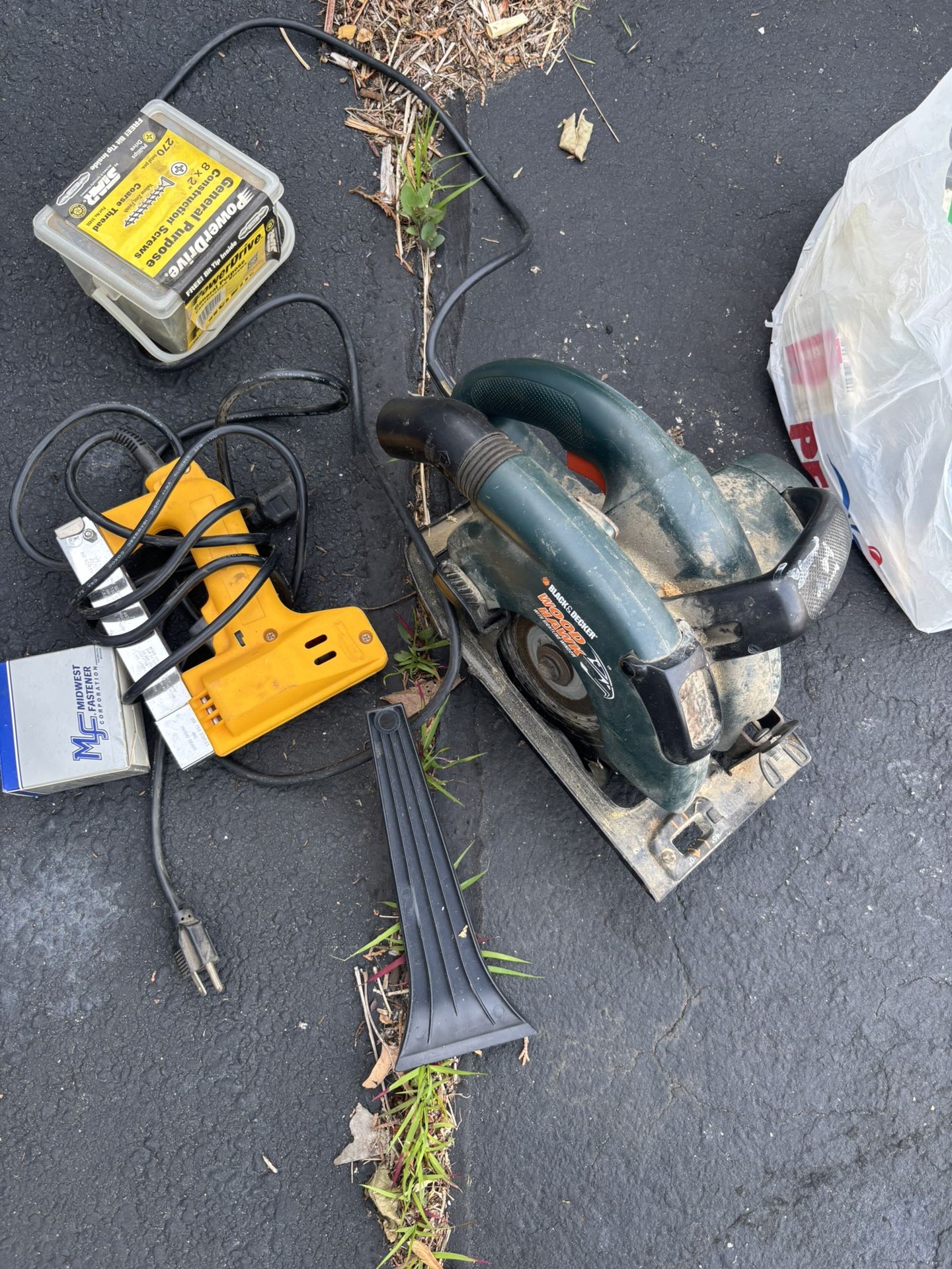 Circle saw + Extra Tools
