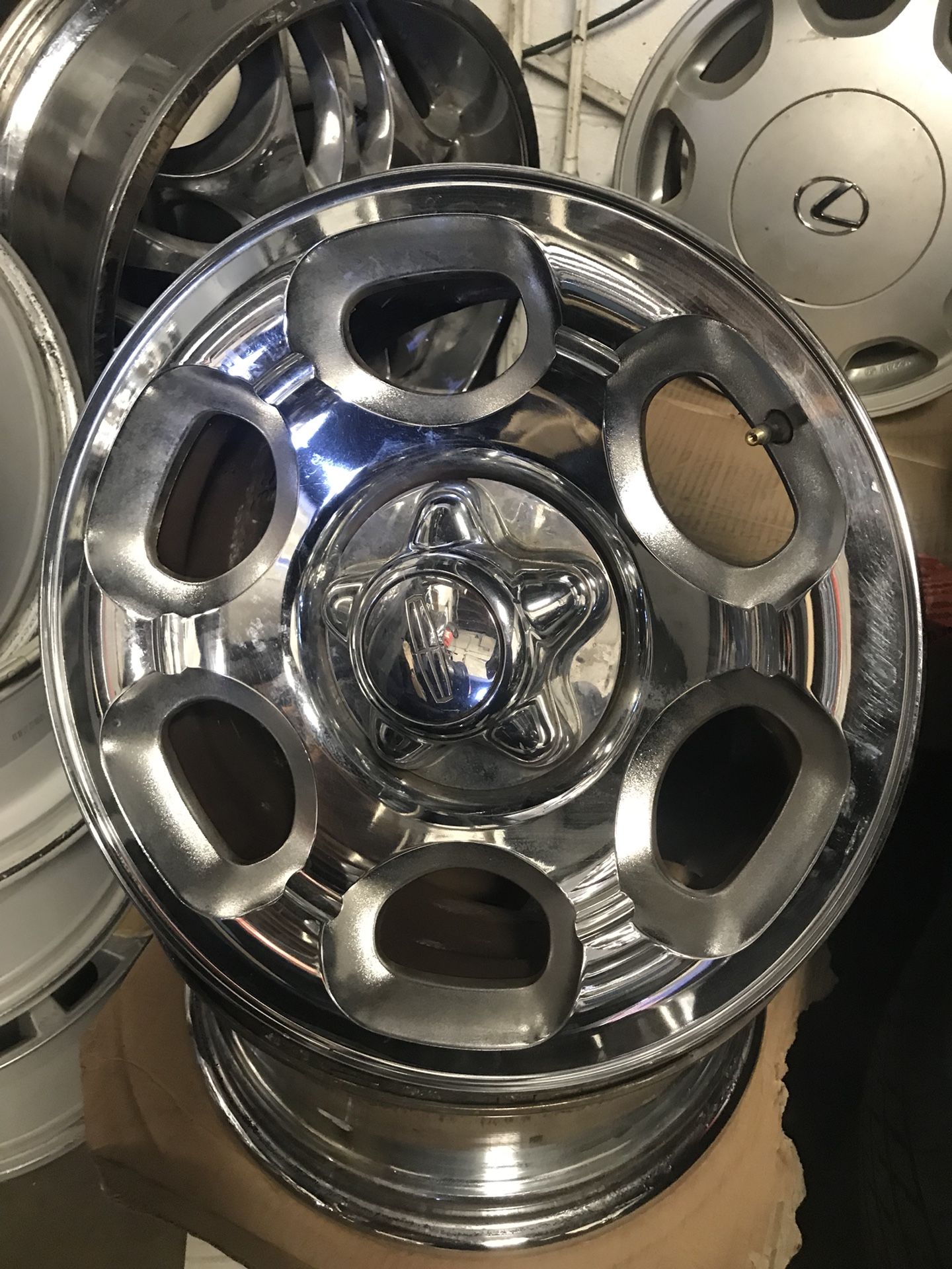 17” Lincoln Ford Factory Wheels 5x135