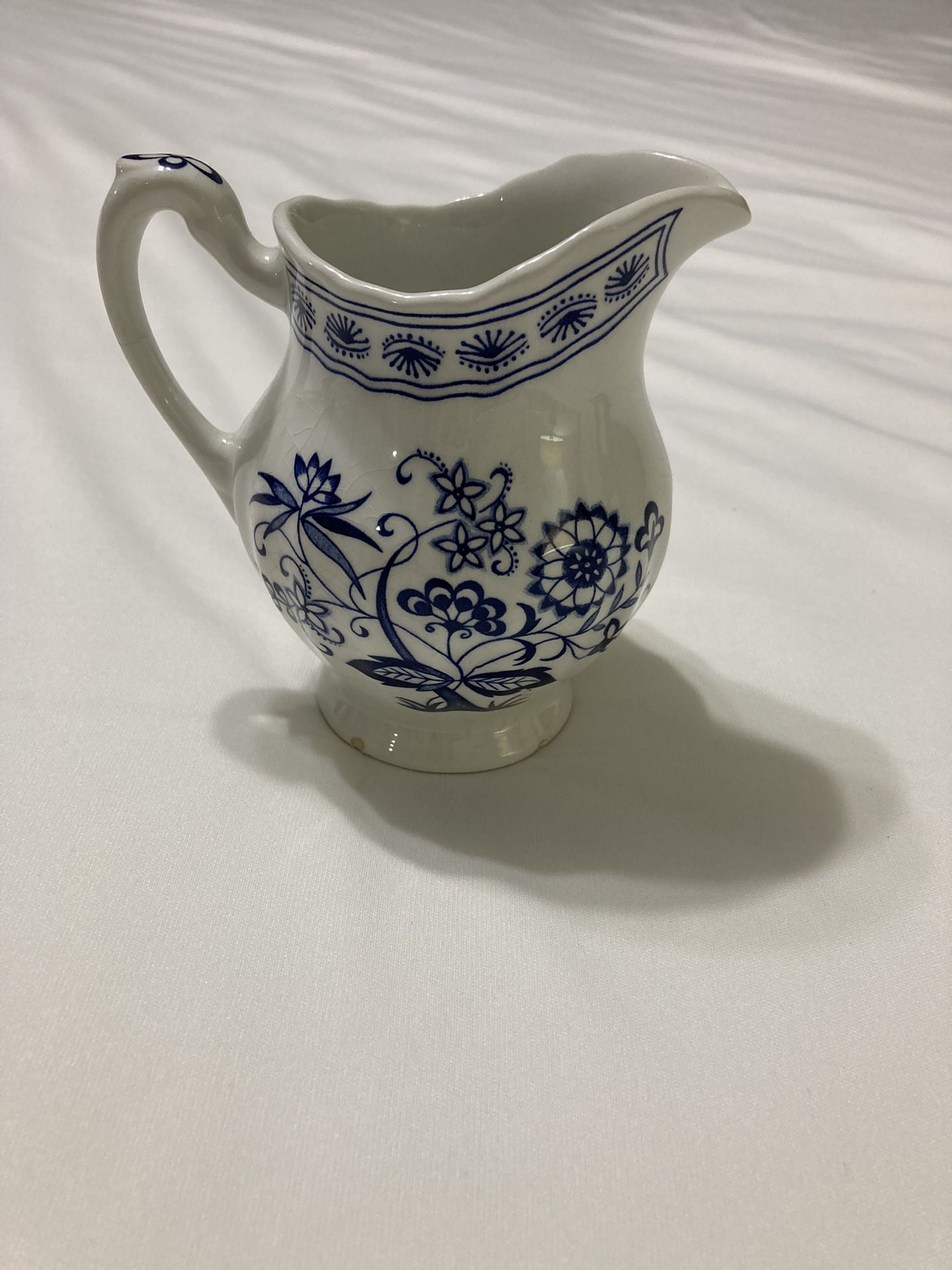 J&G Meakin Classic White Blue Nordic Creamer ( Shipping Included)