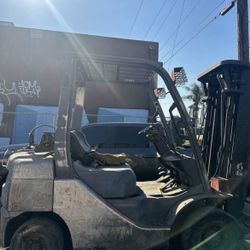 FORKLIFT QUICK SALE!! WARRANTY INCLUDED!!