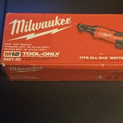Milwaukee M12 3/8 Ratchet