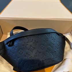 Louis Vuitton Disvovery Bum Bag Pm