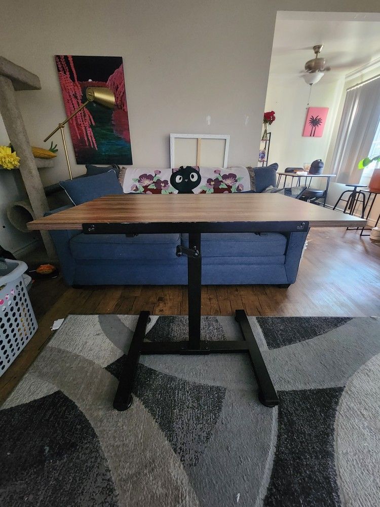Retractable Design Table