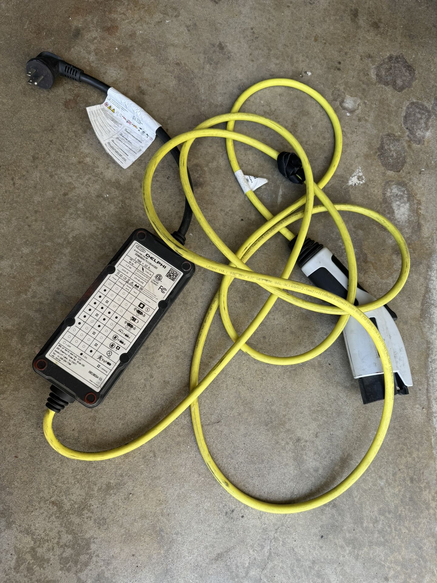 Delphi Auto Charger