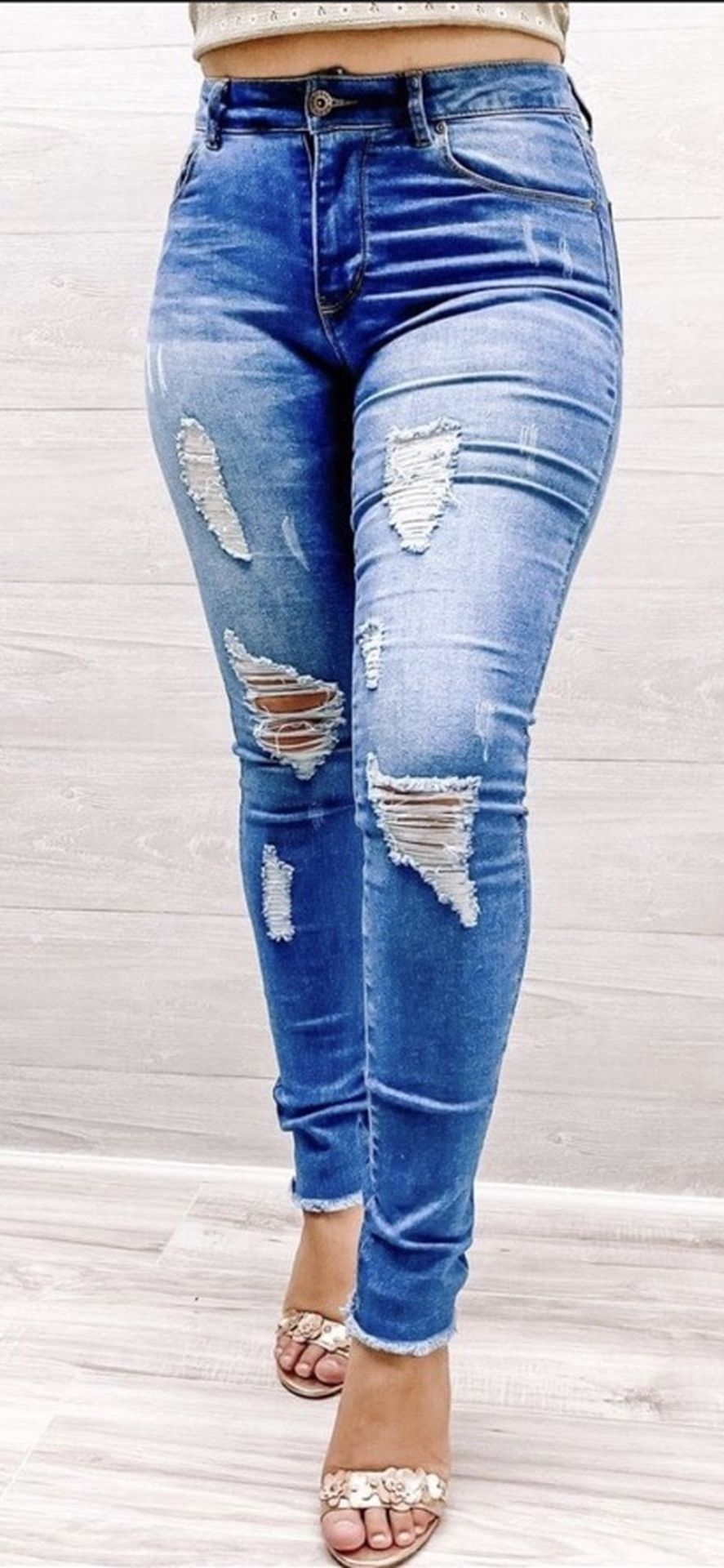 Skinny ripped jeans