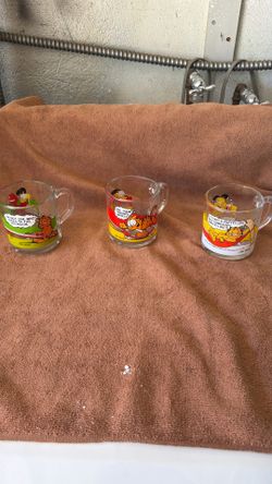 Vintage glass Garfield mugs
