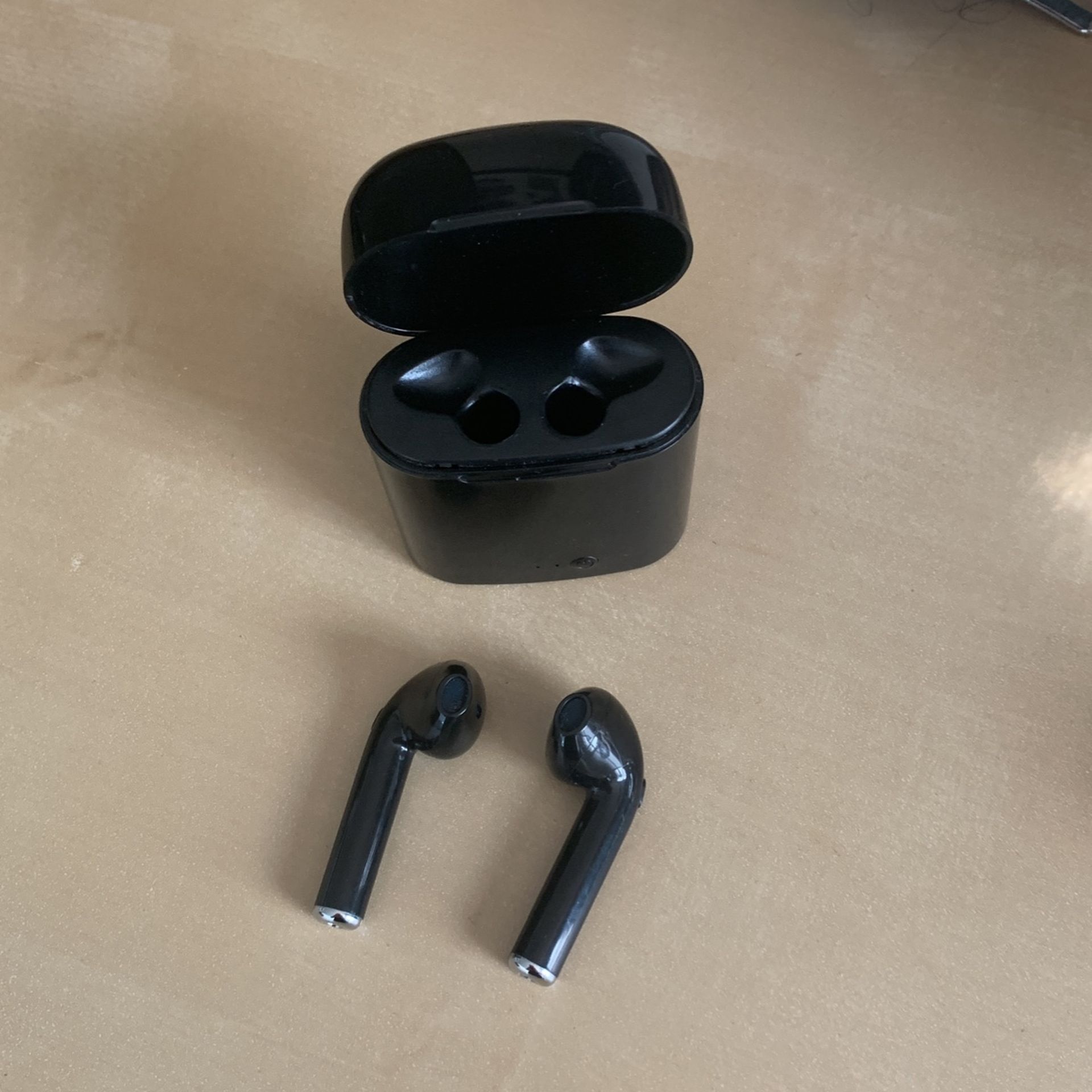 Generic “AirPods” With Case