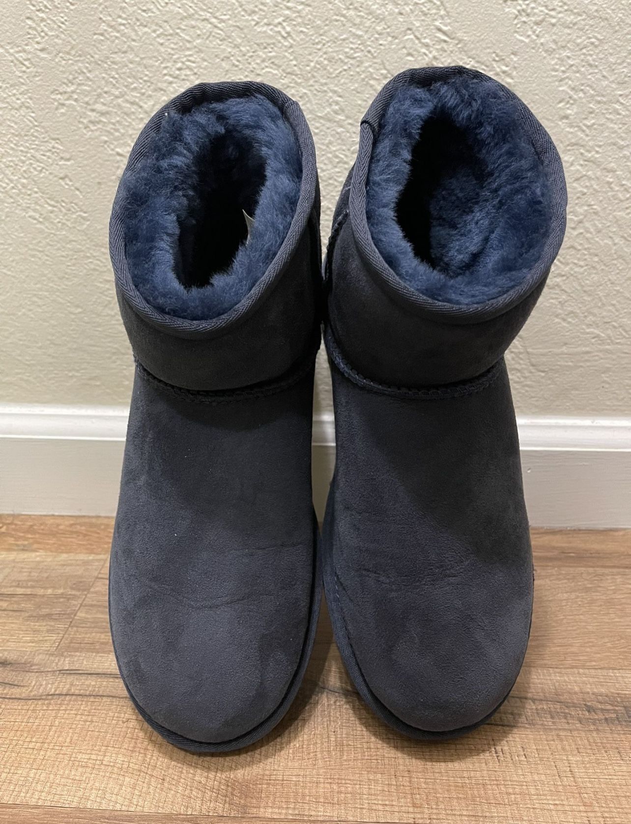 Uggs Only Worn Twice Great Conditions
