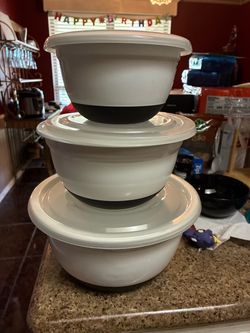 3-Piece Mixing Bowl Set with Lids