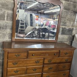 Solid Wood 9-Drawer Dresser with Mirror – Classic Traditional Style