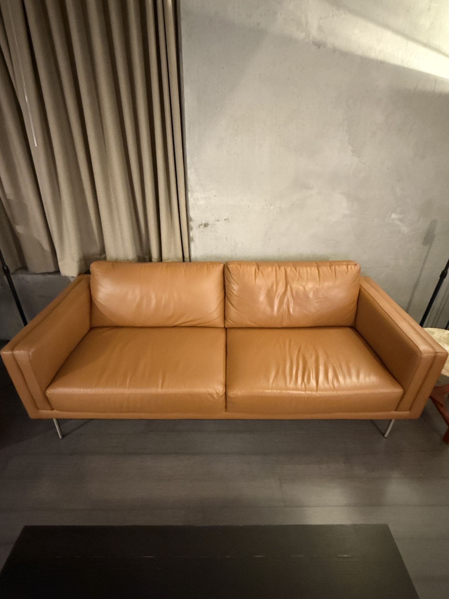 MODERN BROWN LEATHER COUCH FOR SALE