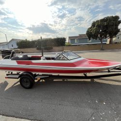 Barefoot Centurion Ski Boat Bass Boat