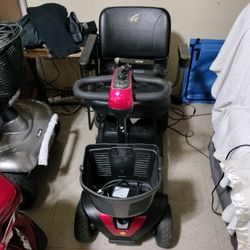 GREAT SCOOTER IN GREAT CONDITION 