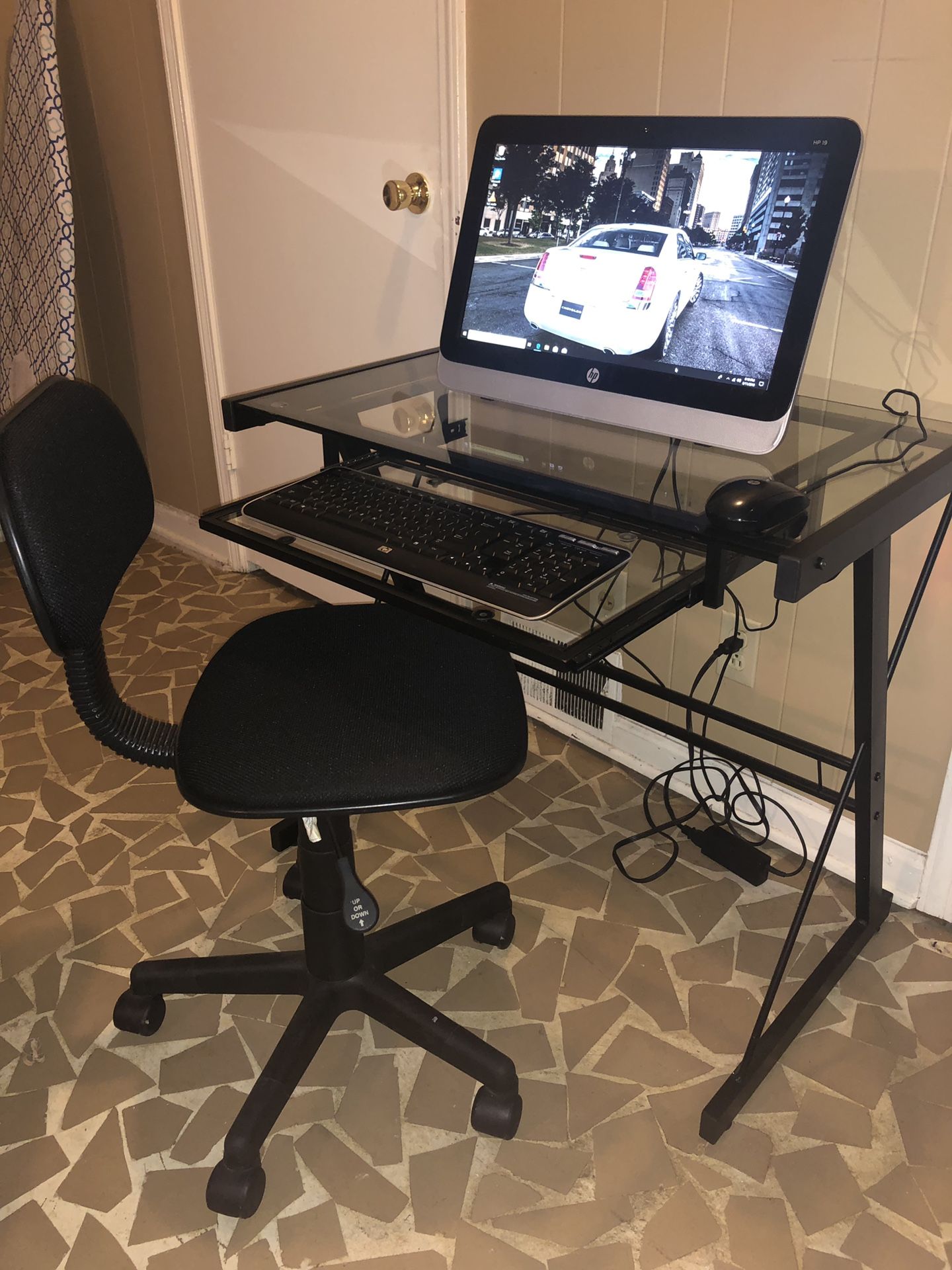 Hp all in one with desk and chair