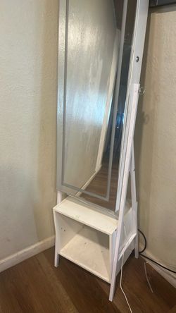 Vanity mirror