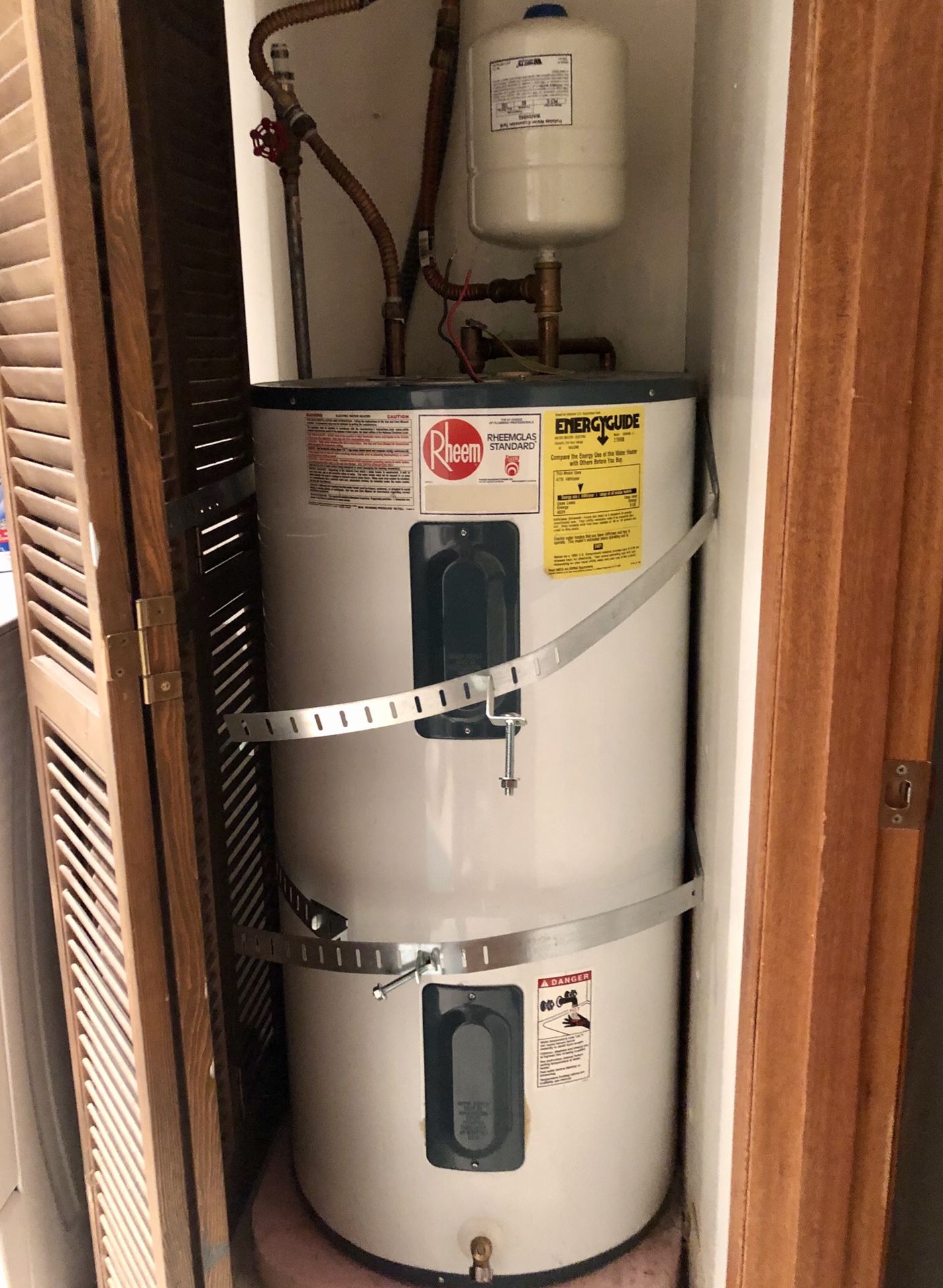 Rheem 62 gallon electric hot water heater