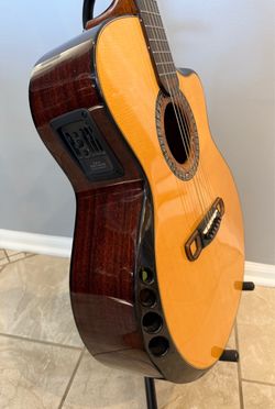 Meridaextrema Hada Acoustic-Electric Cutaway 6- String Spruce w/ Gig Bag