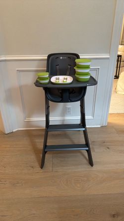 4moms Magnetic High Chair (with magnetic dining set)