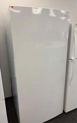 FRIGIDAIRE UPRIGHT FREEZER