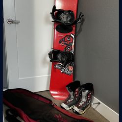 Liquid Snowboard With Boots And Bag 