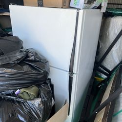 Gently Used Refrigerator 