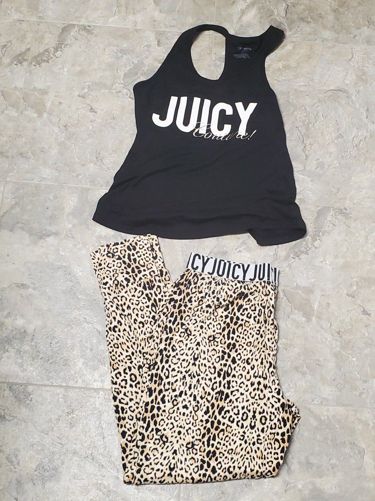 Juicy Couture side logo Pajama Set size Medium Cheetah Print Pants Black Top.


CONDITION; (EUC)

EXCELLENT USED CONDITION FROM A NON-SMOKING ENVIRONM