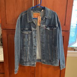 Levi’s Jean Jacket Large 