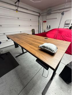 Uplift desk