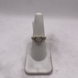 10kt Gold Diamond Engagement Style Ring 
