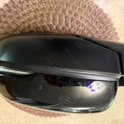 2022 Pilot Drivers Side Little Scratches 