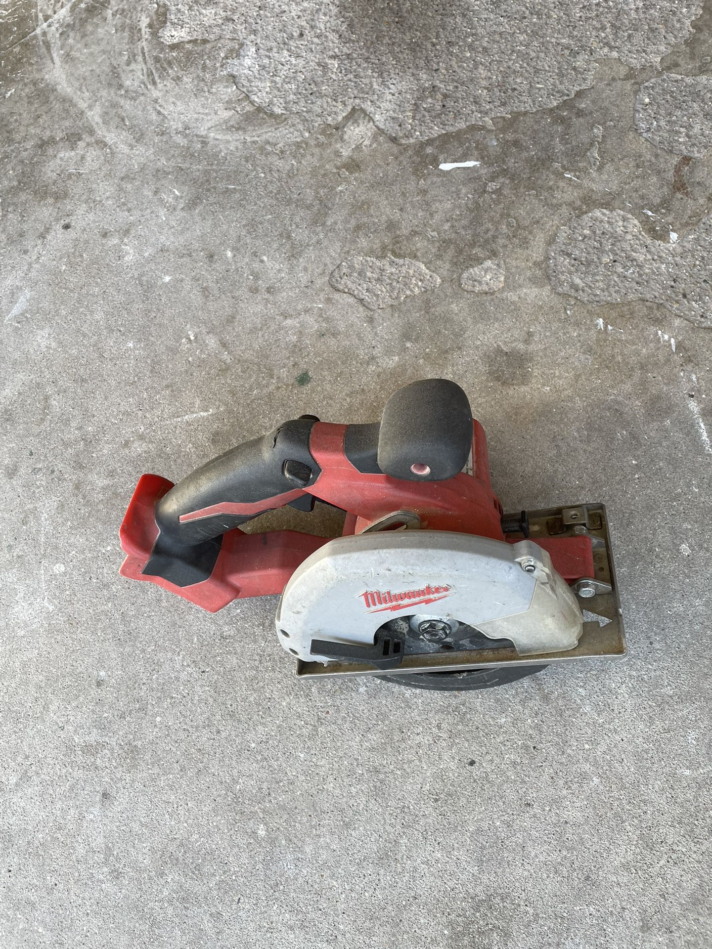 Milwaukee  Circular Saw,  NOT Working , For  Parts Only 