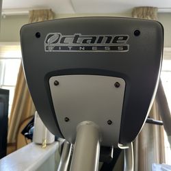 Octane Fitness Q35x Elliptical Machine