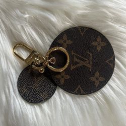 Key Chain LV