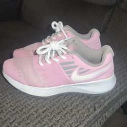 Nikes Shoes