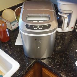 Magic Chef Ice Maker 