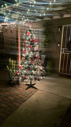 Árbol De Navidad Con Luses Y Adornos Así Como Está  $50