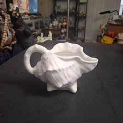 Vintage Late 20th Century Olfaire Conch Sea Shell White Majolica Creamer Figurine Made In Portugal. Dishwasher & Microwave Safe 5.5"W X 2.5"H