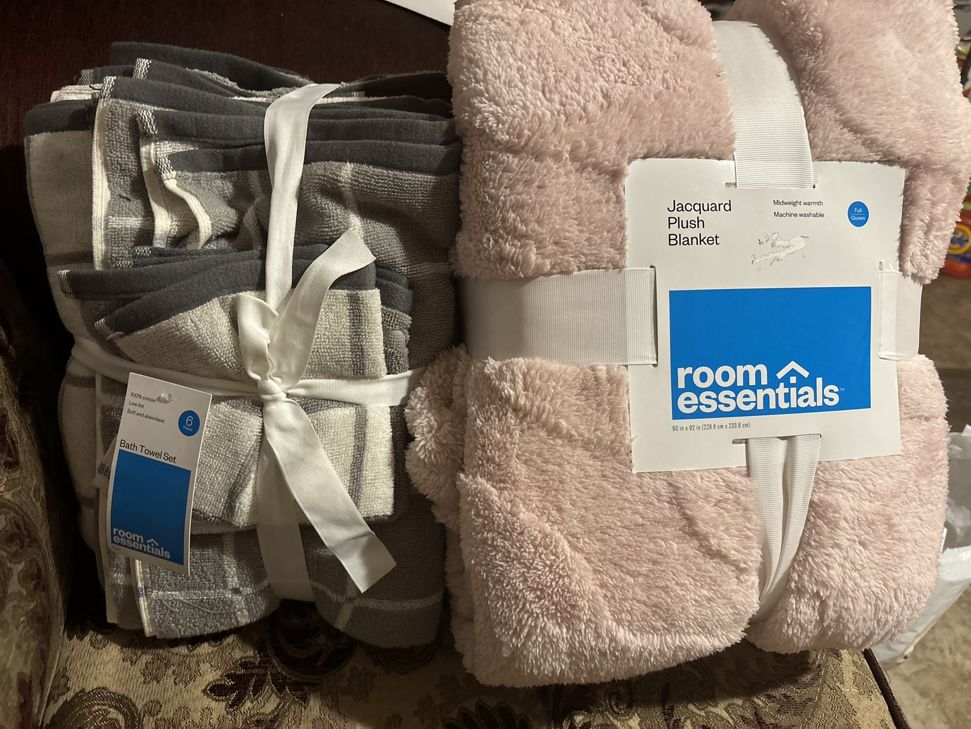 Room Essentials 