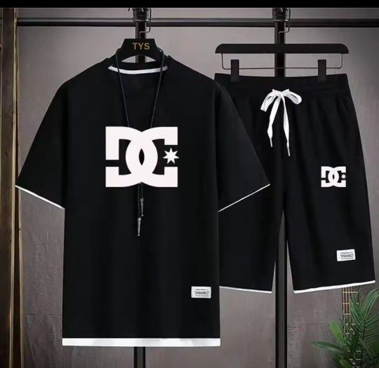 "DC"T-Shirt & Shorts Outfit !(New X-Large)