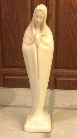 9" Tall porcelain Mary statue
