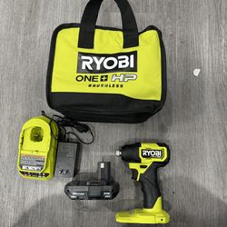 18v ryobi impact driver includes bag, Charger, battery