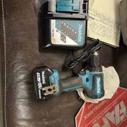 Makita 18 V Cordless Drill, Motor Charger And Battery
