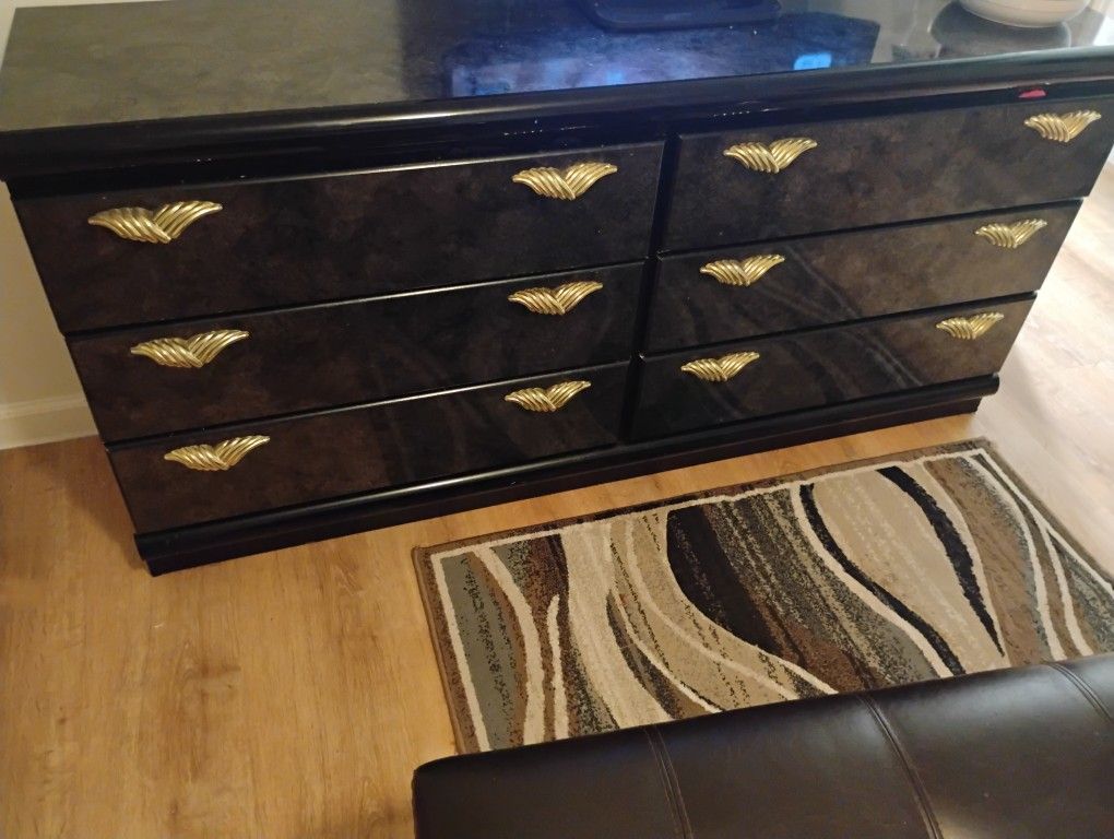 Black Clothes Dresser Good Condition