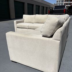 Beige Sectional Couch 🛻Delivery Available🛻