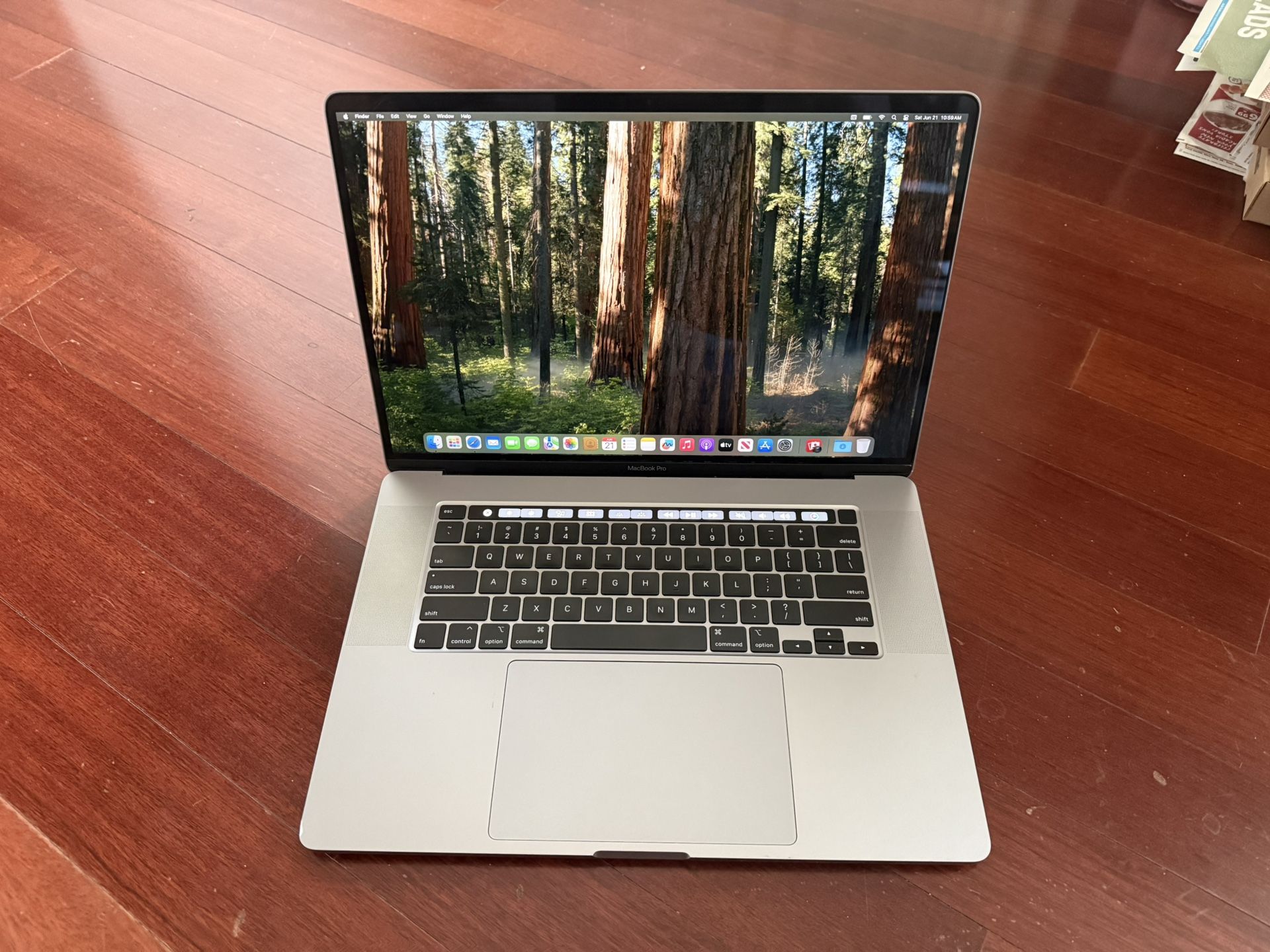 MacBook Pro 16” i7 Intel 2.6 ghz 500GB 16GB RAM