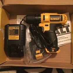 12 v Drill DEWALTD