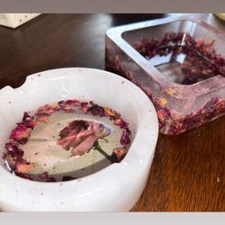 ‘Rosa’ Rose Petaled Ashtray Thumbnail