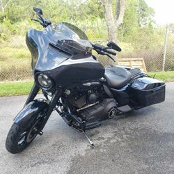 2014 Harley Davidson Streeglide.