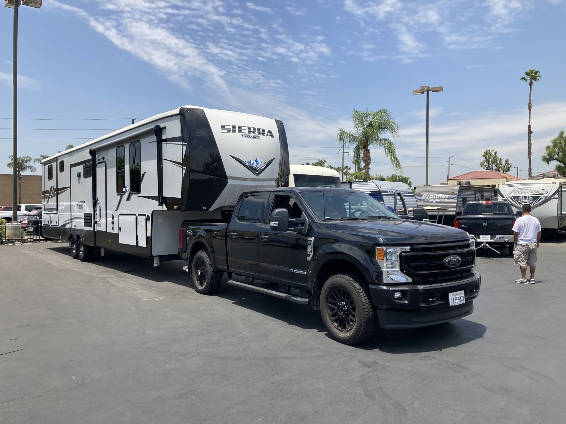 Fifth Wheel RV